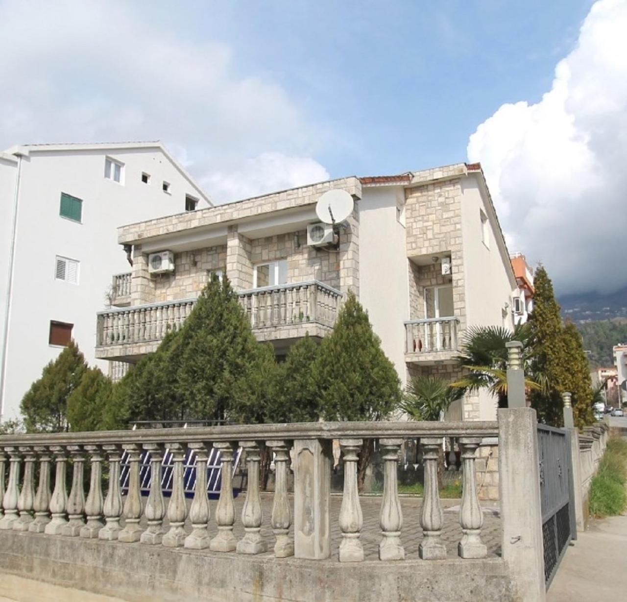 Guest House Heart Of Budva Exterior foto